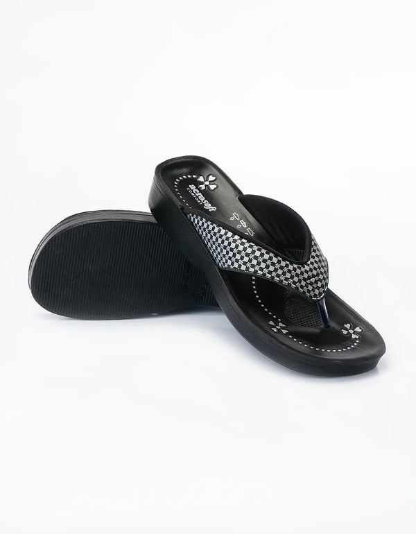 Velvet Ease – Women’s Soft & Stylish Slipper
