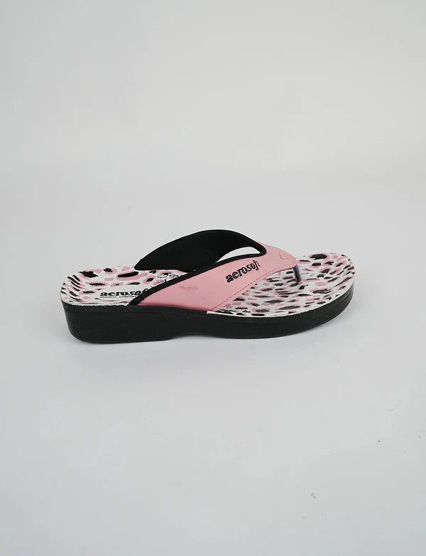 SoleCharm – Women’s Trendy Comfort Slipper