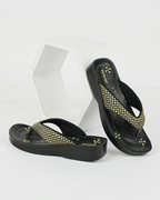 Velvet Ease – Women’s Soft & Stylish Slipper