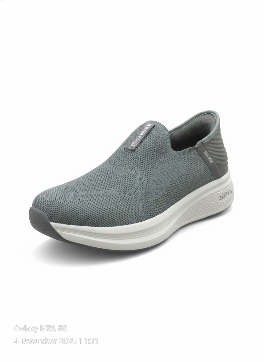 Black Camel Super Skecher  670 EVR