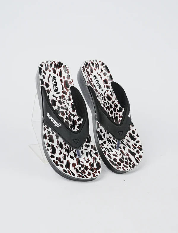 SoleCharm – Women’s Trendy Comfort Slipper