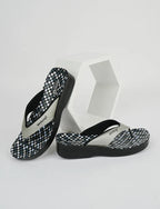 CharmEase – Women’s Everyday Comfort Slipper LA08A5