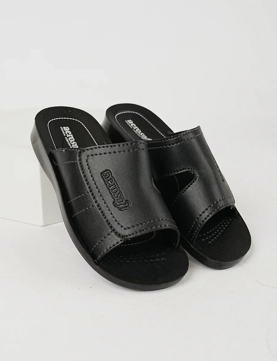 UrbanEase – Men’s Premium Comfort Slippers