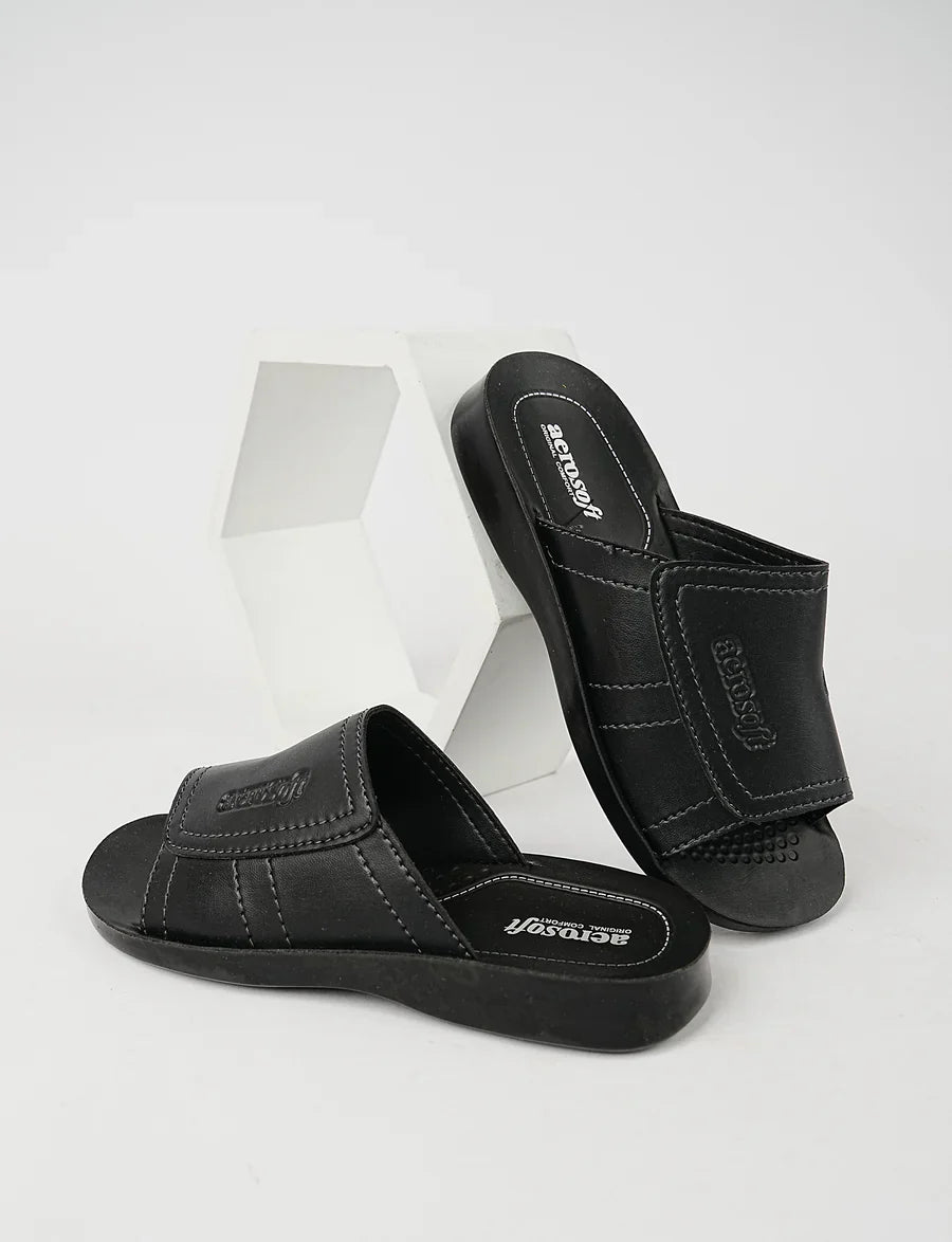 UrbanEase – Men’s Premium Comfort Slippers