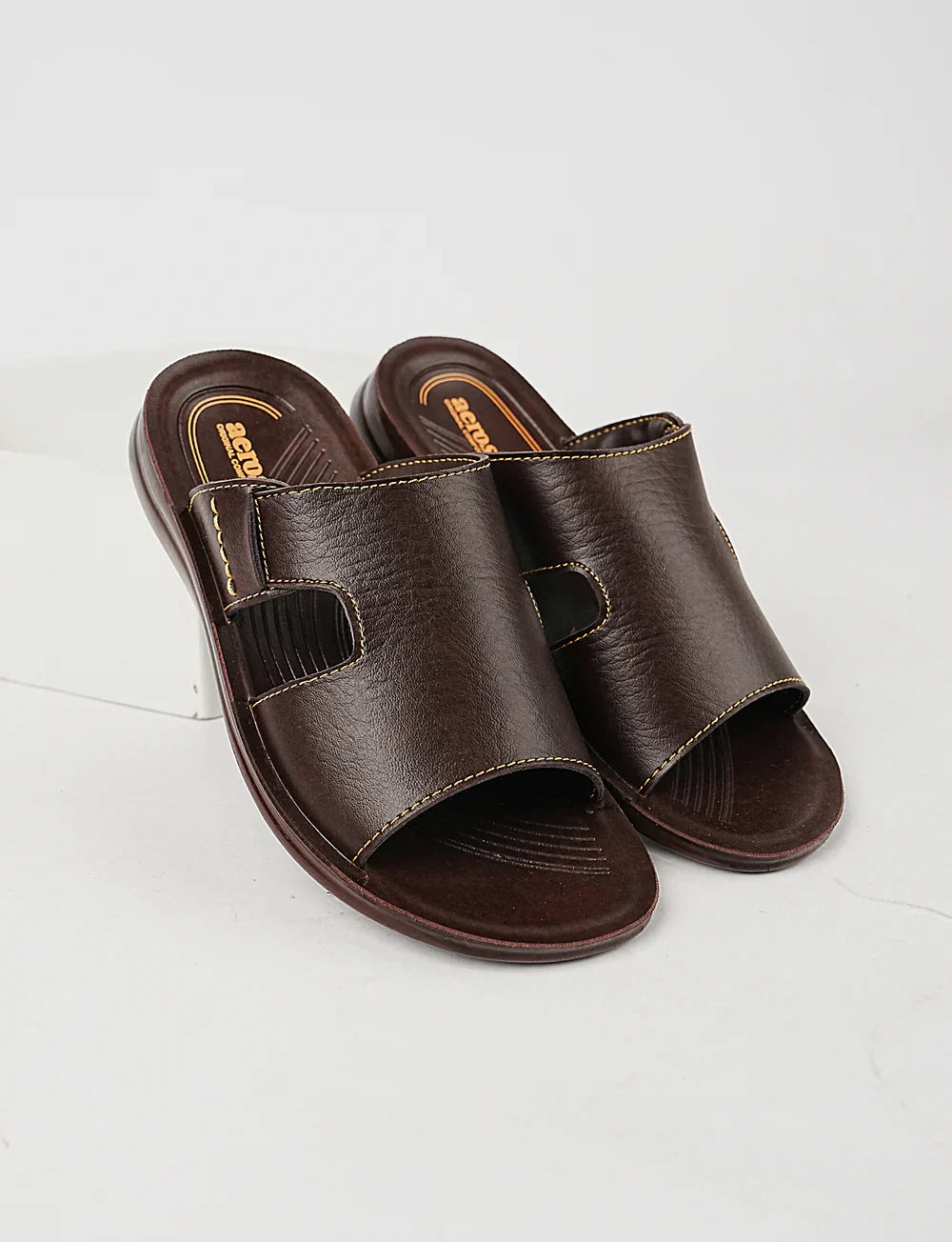 UrbanEase – Men’s Stylish Everyday Slipper