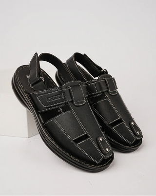 UrbanTread – Premium Men’s Sandal for Everyday Style