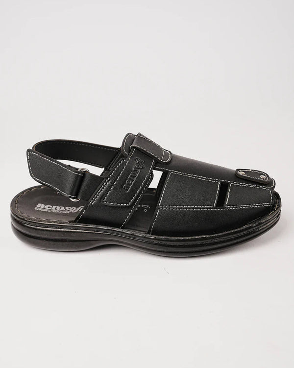 UrbanTread – Premium Men’s Sandal for Everyday Style