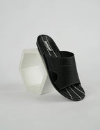 UrbanEase – Men’s All-Season Comfort Slipper