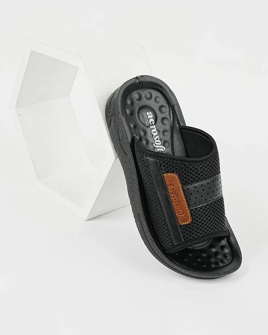 UrbanEase – Men’s Relaxed Fit Slippers
