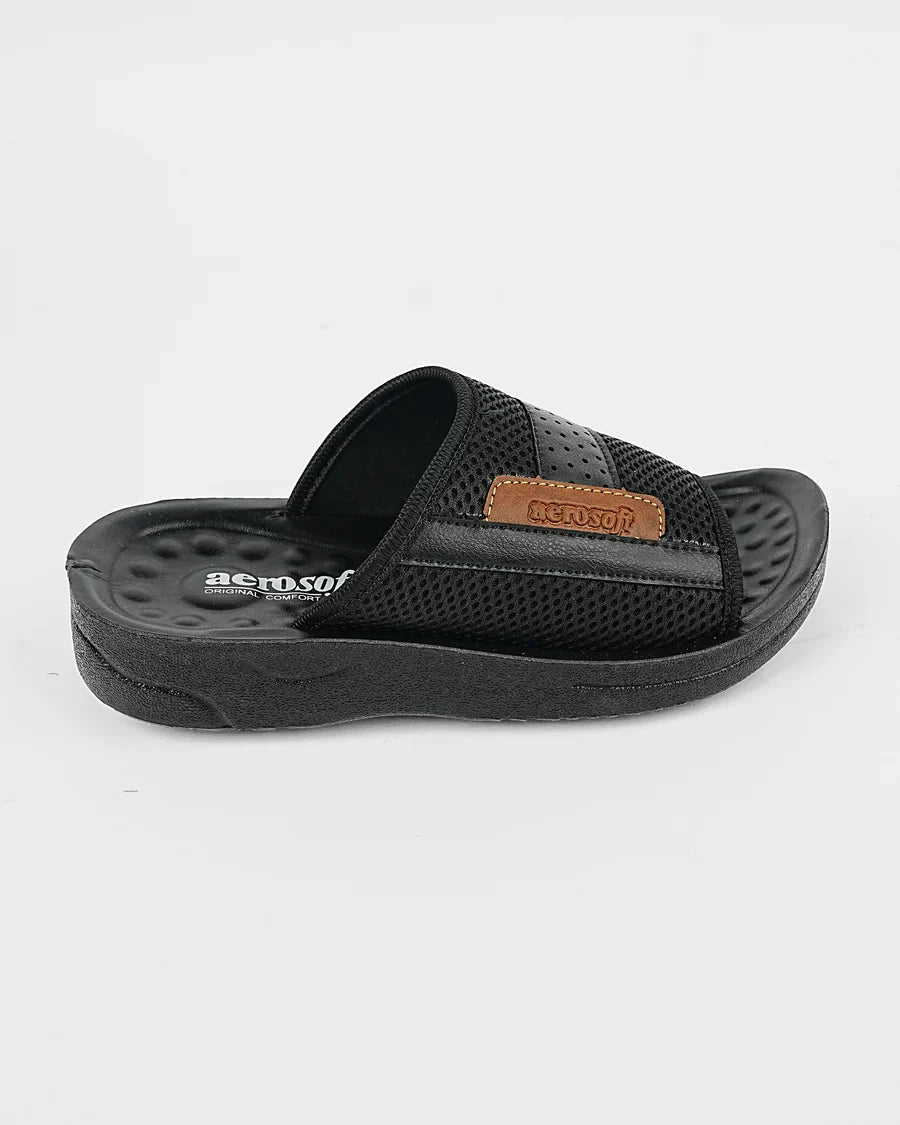 UrbanEase – Men’s Relaxed Fit Slippers